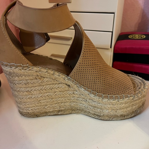 Marc Fisher Wedges - Picture 6 of 6